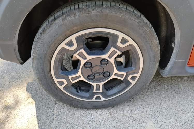 Used Geely Galaxy Panda 2025 210km Panda Rider Left Front Wheel Hub