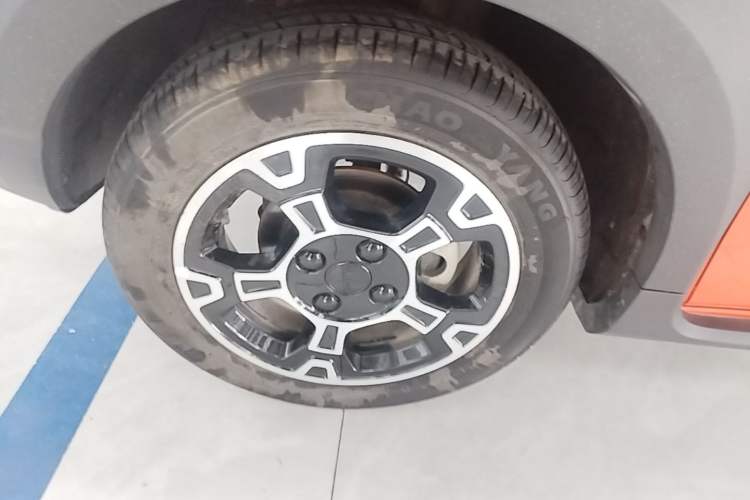 Used Geely Galaxy Panda 2025 210km Panda Rider Left Front Wheel Hub