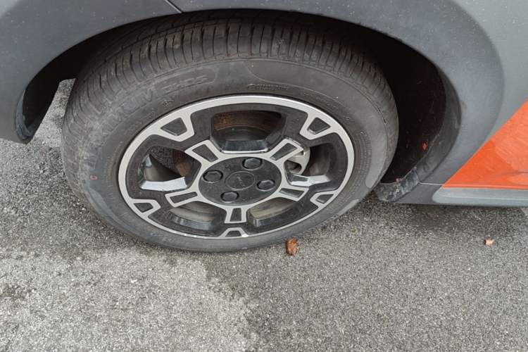 Used Geely Galaxy Panda 2025 210km Panda Rider Left Front Wheel Hub
