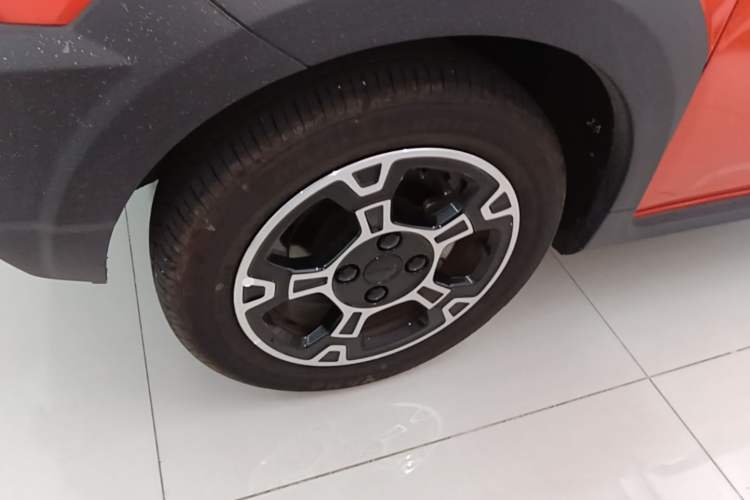 Used Geely Galaxy Panda 2025 210km Panda Rider Left Front Wheel Hub