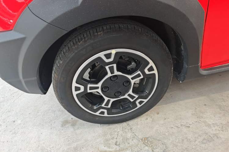 Used Geely Galaxy Panda 2025 210km Panda Rider Left Front Wheel Hub