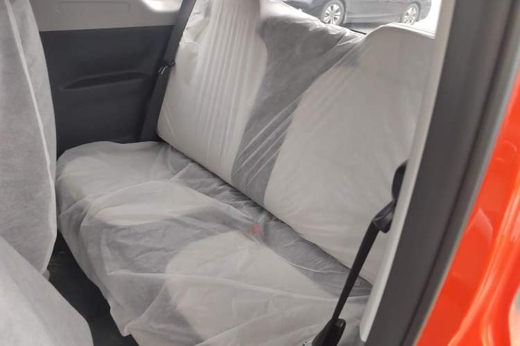 Used Geely Galaxy Panda 2025 210km Panda Rider Left Rear Seat