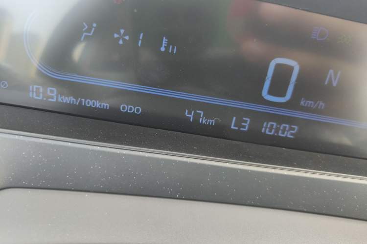 Used Geely Galaxy Panda 2025 210km Panda Rider Odometer Close Up