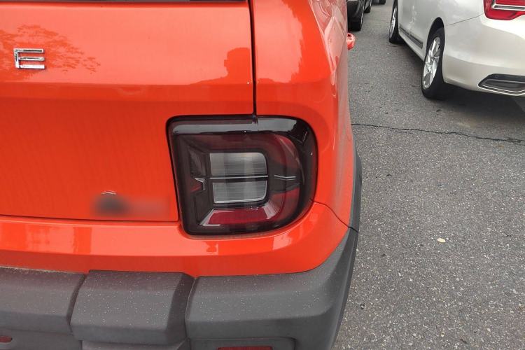 Used Geely Galaxy Panda 2025 210km Panda Rider Right Rear Taillight