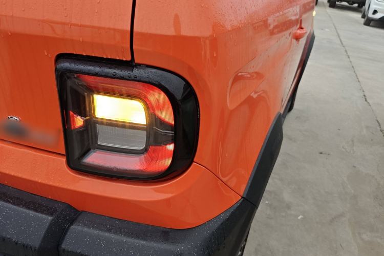 Used Geely Galaxy Panda 2025 210km Panda Rider Right Rear Taillight