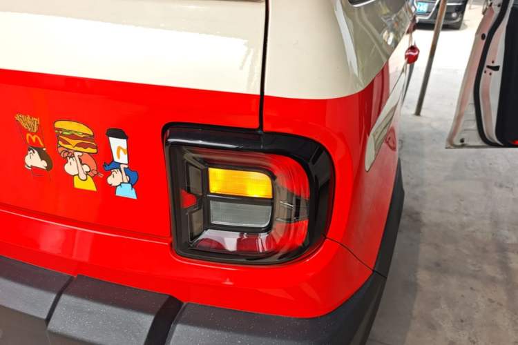 Used Geely Galaxy Panda 2025 210km Panda Rider Right Rear Taillight
