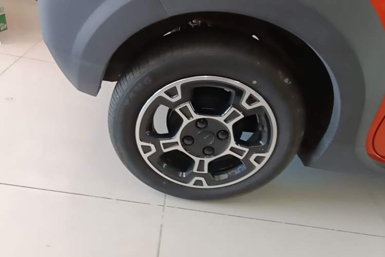 Used Geely Galaxy Panda 2025 210km Panda Rider Right Rear Wheel Hub