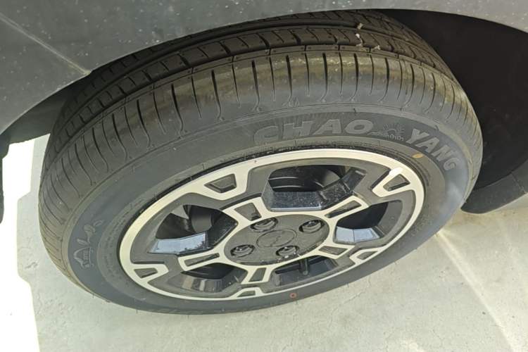 Used Geely Galaxy Panda 2025 210km Panda Rider Right Rear Wheel Hub