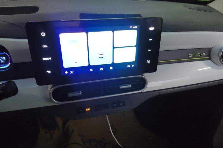 Used Geely Galaxy Panda 2025 210km Panda Kart Audio And AC Panel