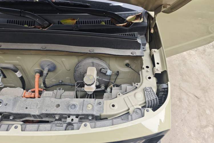 Used Geely Galaxy Panda 2025 210km Panda Rider Engine Bay Left