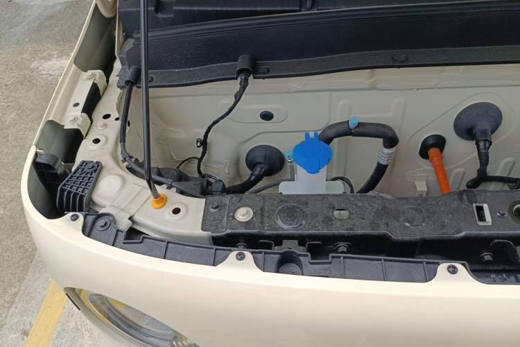 Used Geely Galaxy Panda 2025 210 km – Yuanqi Bear Engine Bay Right
