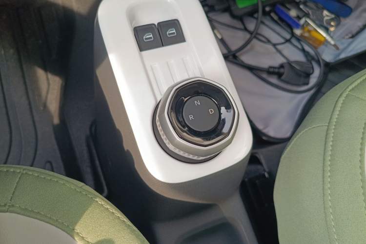 Used Geely Galaxy Panda 2025 210km Panda Rider Gear Lever
