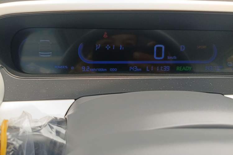 Used Geely Galaxy Panda 2025 210 km – Yuanqi Bear Odometer Close Up