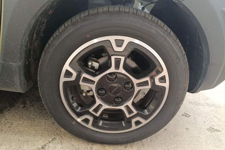Used Geely Galaxy Panda 2025 210km Panda Rider Right Front Wheel Hub