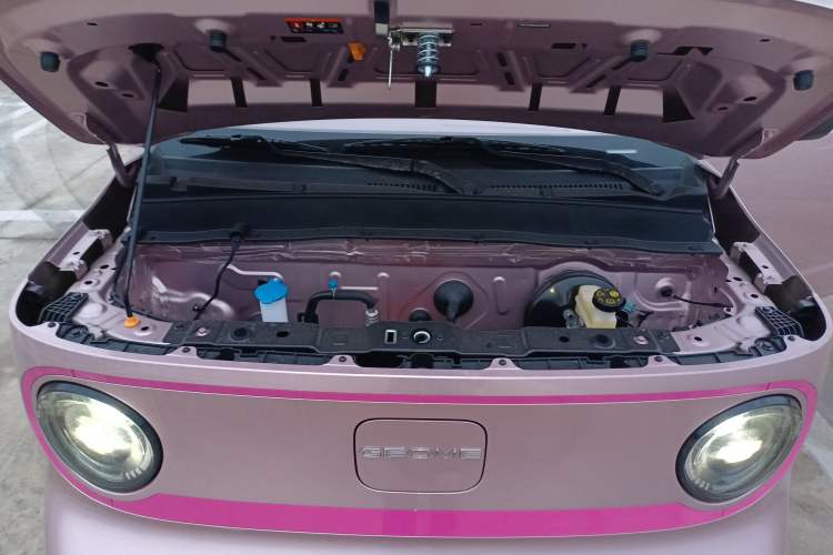 Used Geely Galaxy Panda 2025 210km Panda Kart Engine Bay