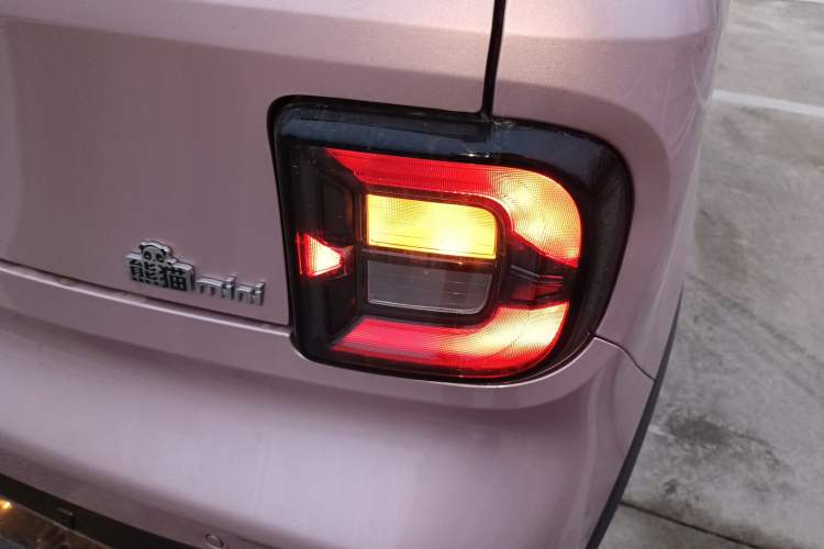 Used Geely Galaxy Panda 2025 210km Panda Kart Right Rear Taillight