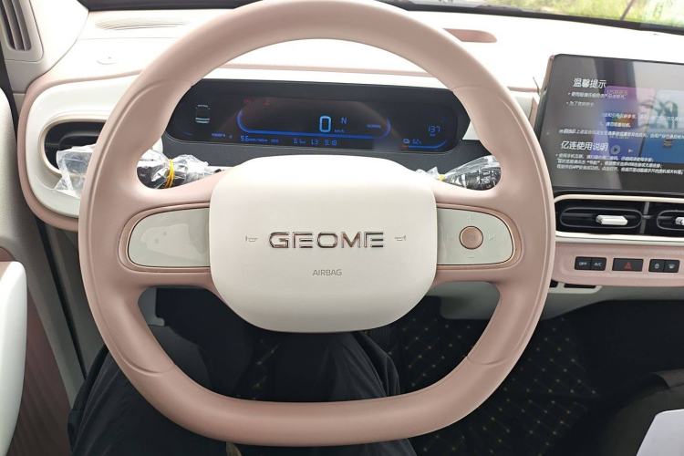Used Geely Galaxy Panda 2025 210 km – Yuanqi Bear Steering Wheel