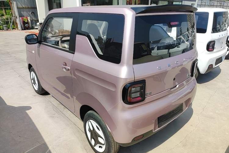 Used Geely Galaxy Panda 2025 210 km – Yuanqi Bear Rear Left 45 Deg