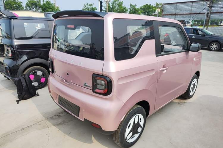 Used Geely Galaxy Panda 2025 210 km – Yuanqi Bear Rear Right 45 Deg