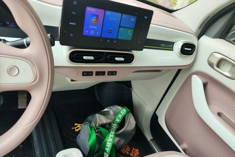 Used Geely Galaxy Panda 2025 210 km – Yuanqi Bear Audio And AC Panel