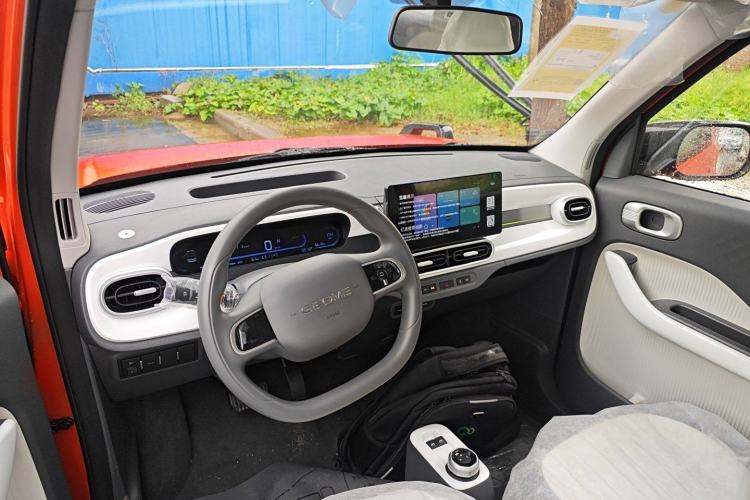 Used Geely Galaxy Panda 2025 210km Panda Rider Center Console