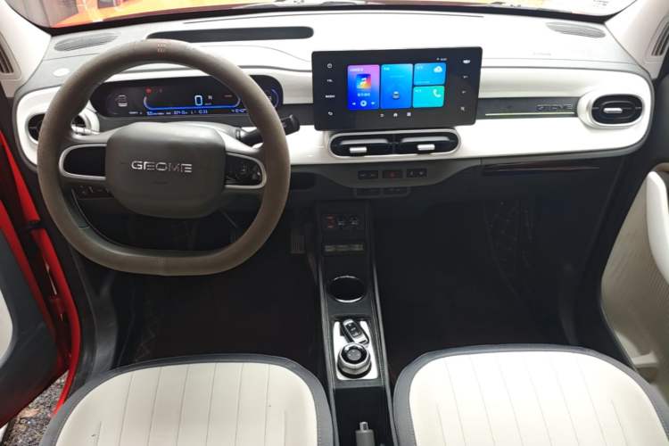 Used Geely Galaxy Panda 2025 210km Panda Rider Center Console