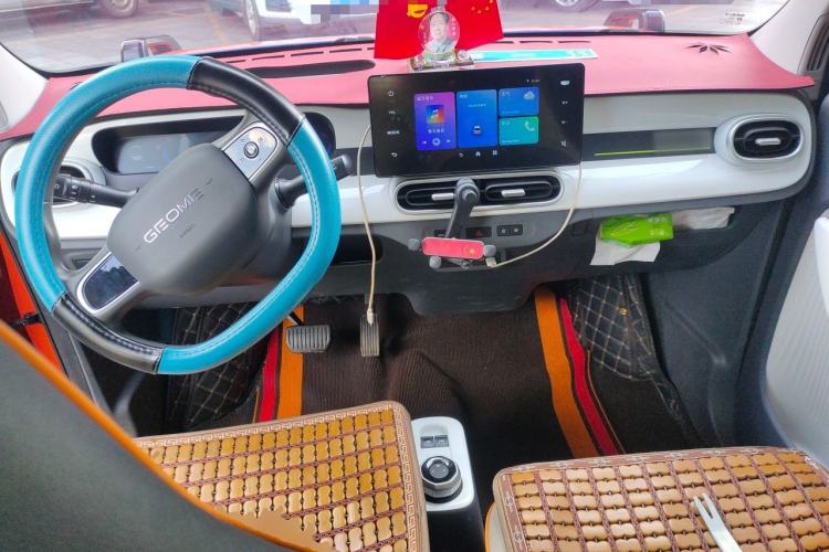 Used Geely Galaxy Panda 2025 210km Panda Rider Center Console