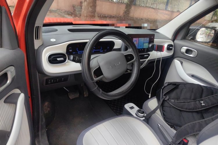 Used Geely Galaxy Panda 2025 210km Panda Rider Center Console