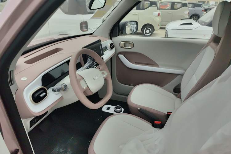 Used Geely Galaxy Panda 2025 210 km – Yuanqi Bear Driver Seat