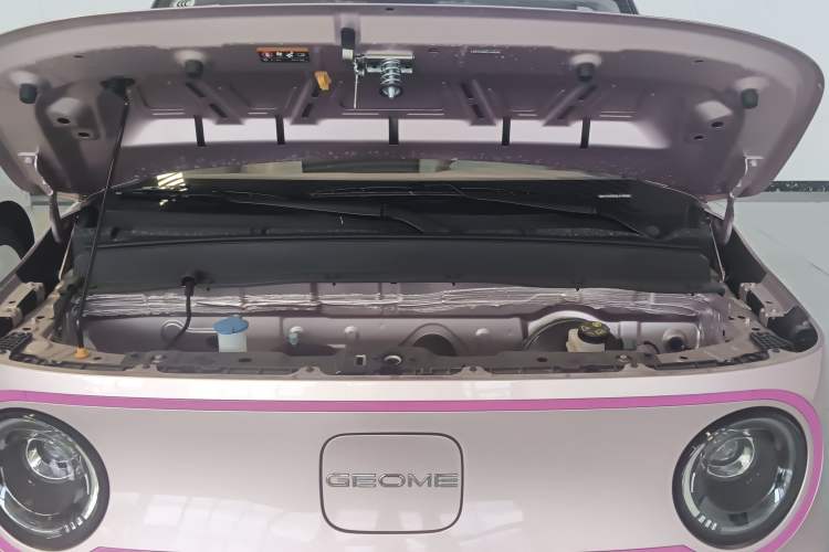 Used Geely Galaxy Panda 2025 210km Panda Kart Engine Bay