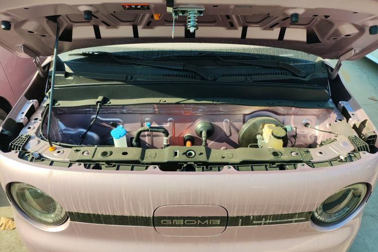 Used Geely Galaxy Panda 2025 210 km – Yuanqi Bear Engine Bay