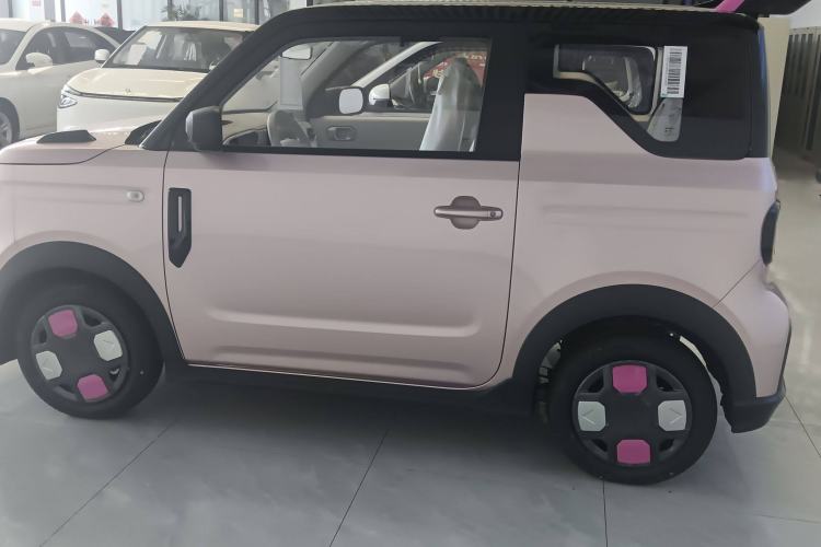 Used Geely Galaxy Panda 2025 210km Panda Kart Exterior 5