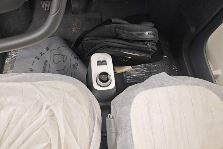 Used Geely Galaxy Panda 2025 210km Panda Rider Gear Lever
