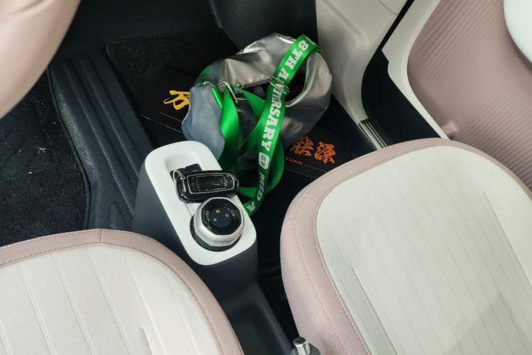 Used Geely Galaxy Panda 2025 210 km – Yuanqi Bear Gear Lever