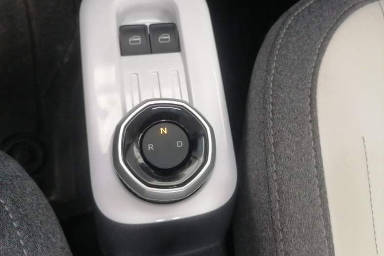 Used Geely Galaxy Panda 2025 210km Panda Rider Gear Lever