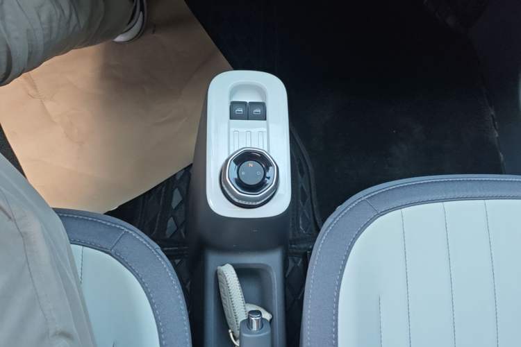 Used Geely Galaxy Panda 2025 210km Panda Rider Gear Lever