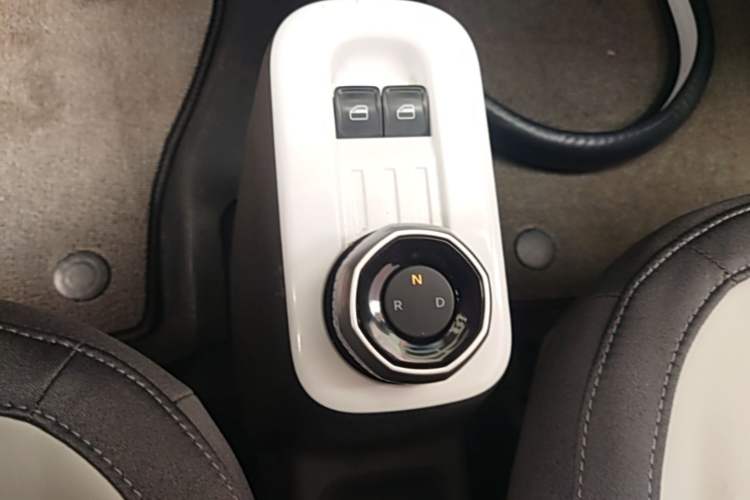 Used Geely Galaxy Panda 2025 210km Panda Rider Gear Lever