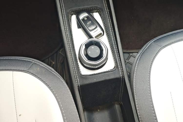 Used Geely Galaxy Panda 2025 210km Panda Rider Gear Lever