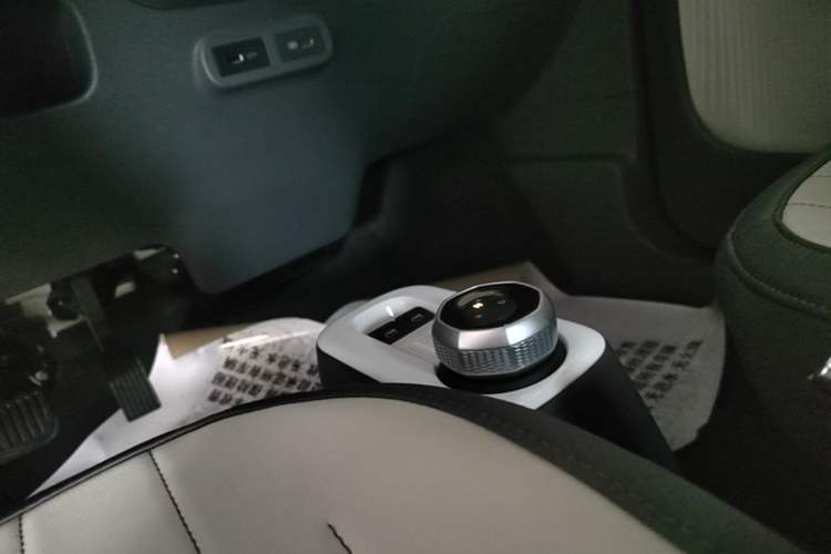 Used Geely Galaxy Panda 2025 210km Panda Rider Gear Lever