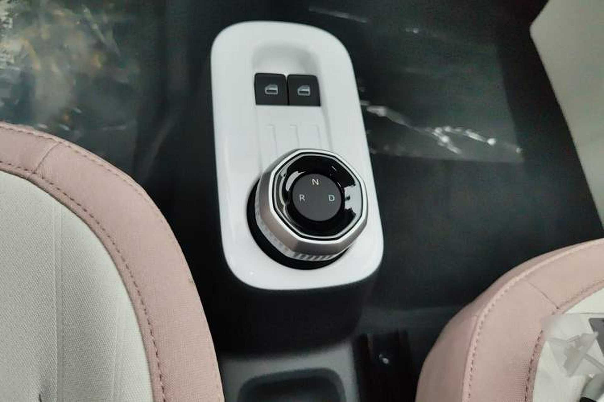 Used Geely Galaxy Panda 2025 210 km – Yuanqi Bear Gear Lever