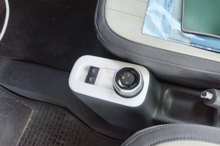 Used Geely Galaxy Panda 2025 210km Panda Rider Gear Lever