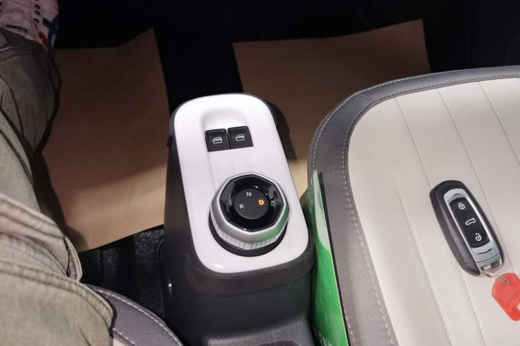 Used Geely Galaxy Panda 2025 210km Panda Rider Gear Lever