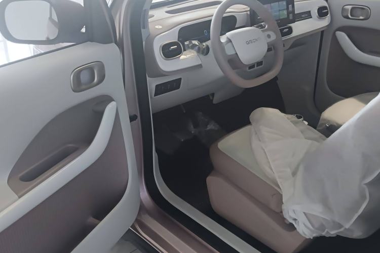Used Geely Galaxy Panda 2025 210km Panda Kart Interior 2
