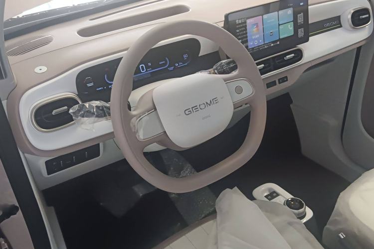 Used Geely Galaxy Panda 2025 210km Panda Kart Interior 3