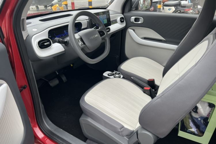 Used Geely Galaxy Panda 2025 Model 210km Panda Kart Piggy Hero Limited Edition Interior 3