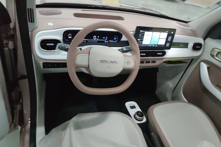 Used Geely Galaxy Panda 2025 210 km – Yuanqi Bear Interior 3