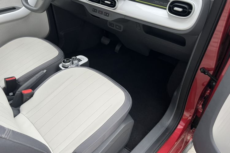 Used Geely Galaxy Panda 2025 Model 210km Panda Kart Piggy Hero Limited Edition Interior 7