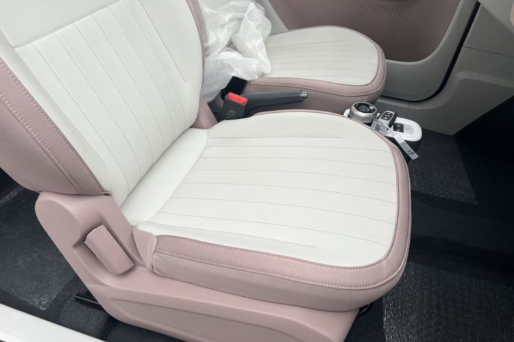 Used Geely Galaxy Panda 2025 210km Panda Kart Interior 8