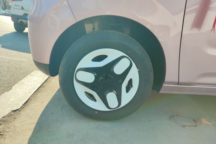 Used Geely Galaxy Panda 2025 210 km – Yuanqi Bear Left Front Wheel Hub