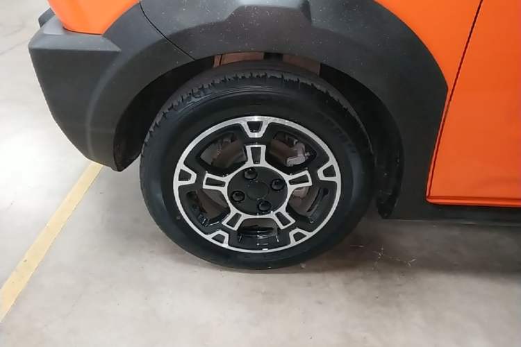 Used Geely Galaxy Panda 2025 210km Panda Rider Left Front Wheel Hub